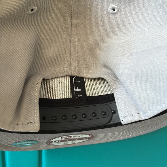 Angels hat - Picture 4 of 5